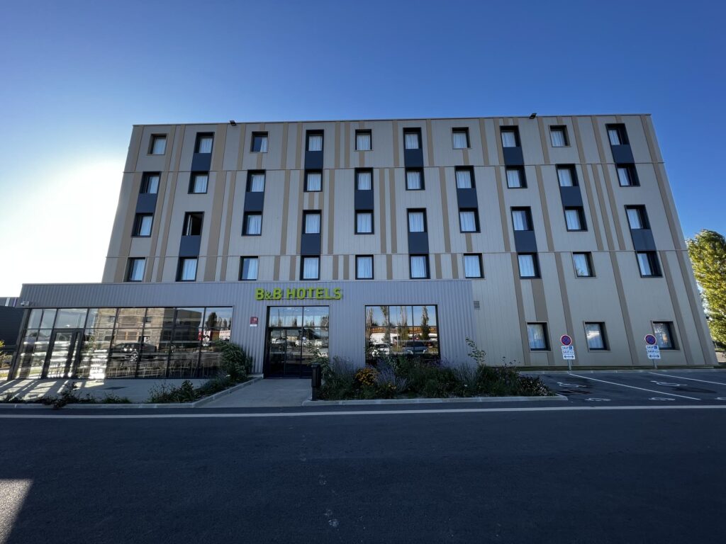 B&B HOTEL, Dreux, France — main façade