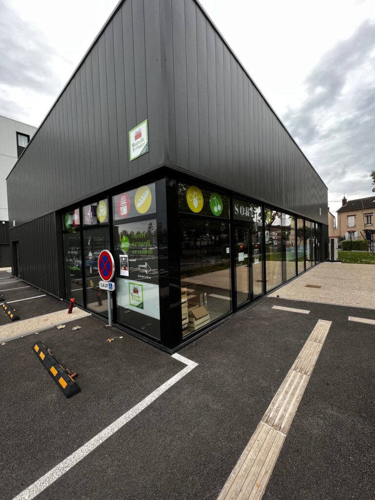 B&B HOTEL, Épinay-sur-Seine, France — exterior view