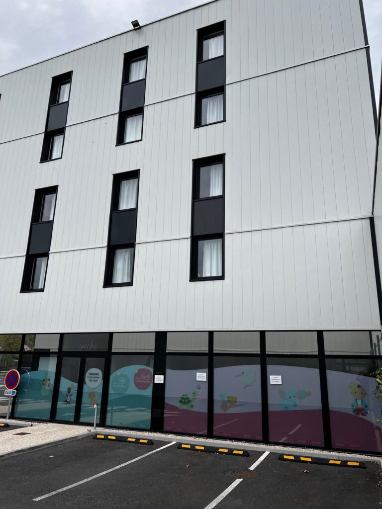 B&B HOTEL, Épinay-sur-Seine, France — façade detail