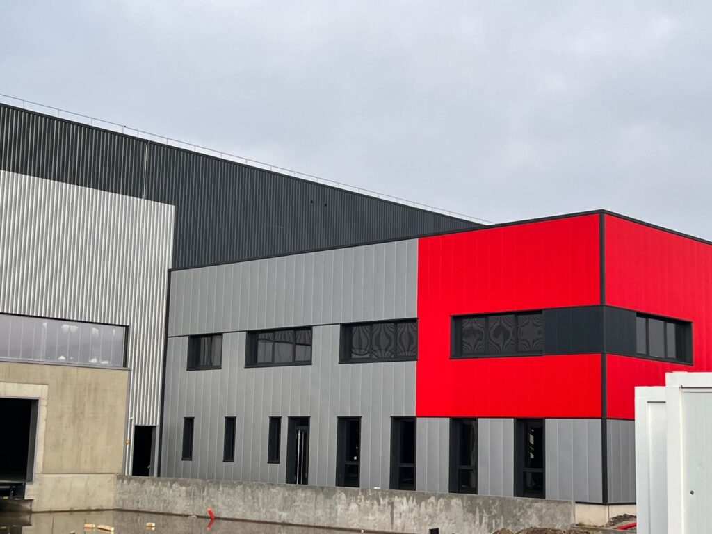 Hală de producție, Blanquefort, Franța — fațadă