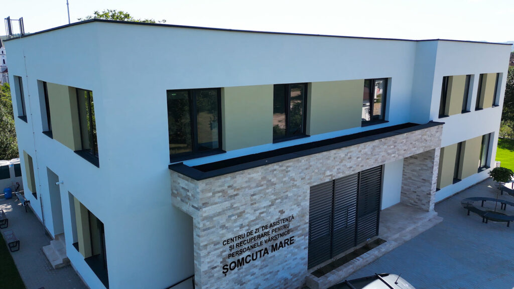 Day centre, Șomcuta Mare, Romania — main entrance