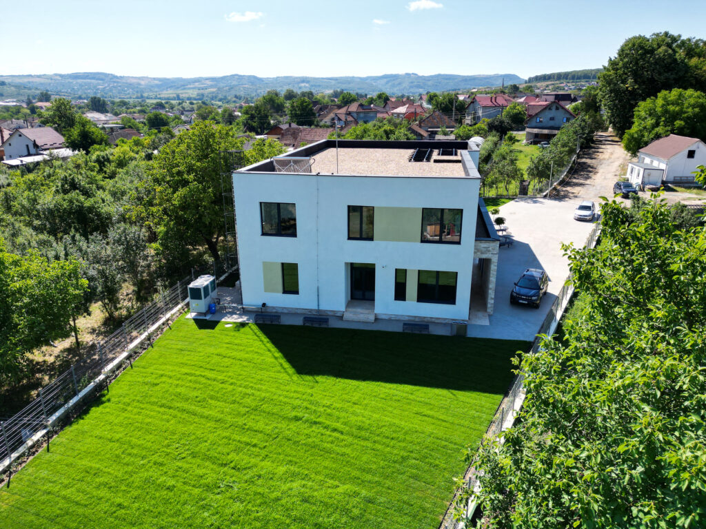 Day centre, Șomcuta Mare, Romania — façade