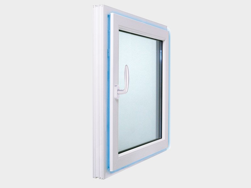 Fereastră din PVC cu cerceveaua depărtată paralel de toc, feronerie Winkhaus activPilot Comfort PADK