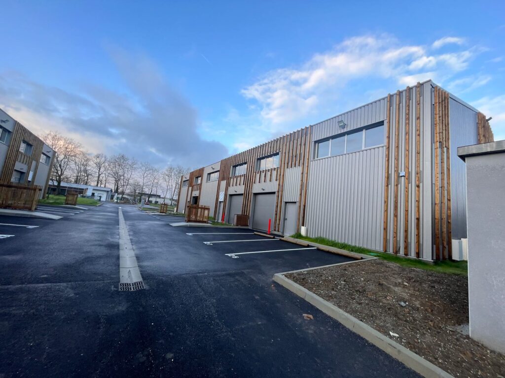 Hale de activități, Pau, Franța — vedere exterioară